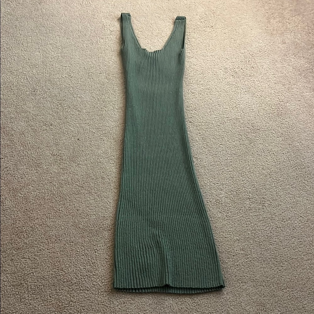 Elegant Green Ribbed Dress